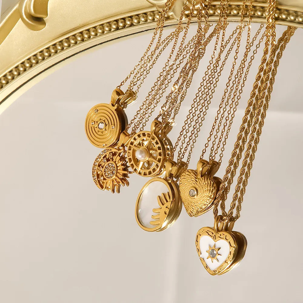 Celestial Medallion Necklace – Waterproof 18K Gold Steel