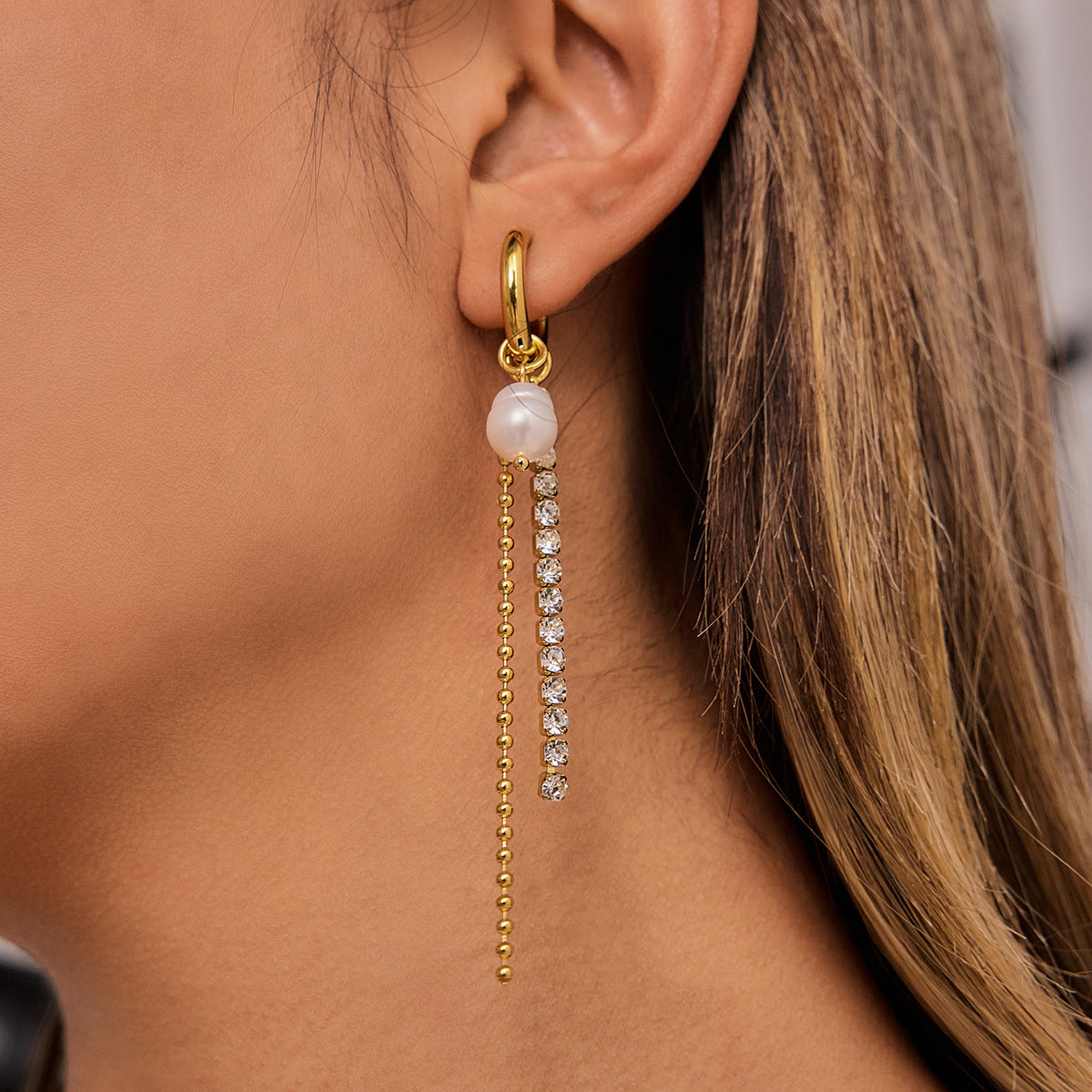 Waterproof Asymmetric Pearl and Sunburst Drop Earrings