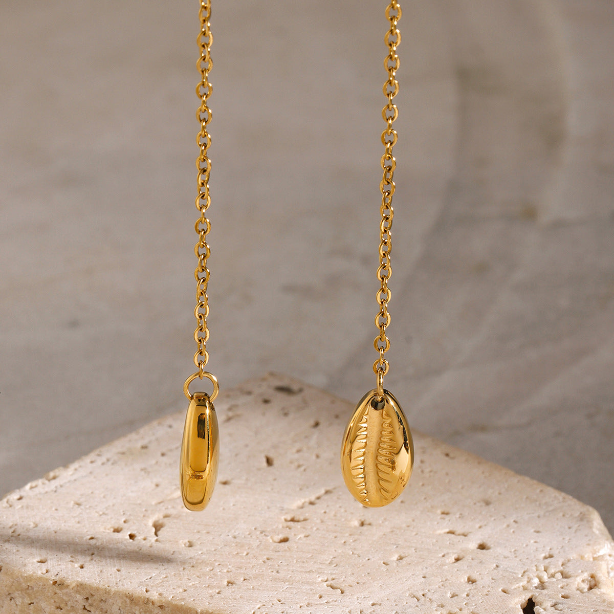 Waterproof 18K Gold Teardrop & Oval Relief Medallion Pendant Necklace