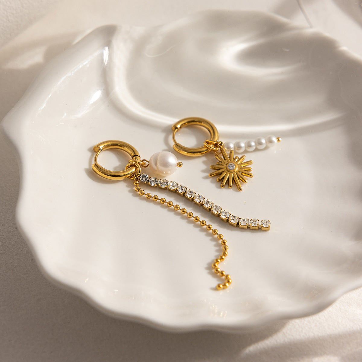 Waterproof Asymmetric Pearl and Sunburst Drop Earrings