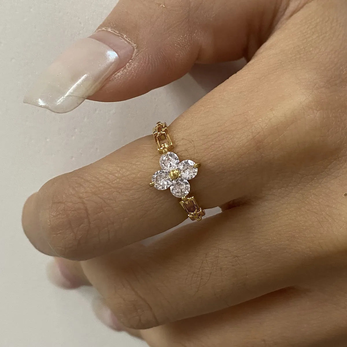 Clean Girl CZ Clover Chain Band Ring – Waterproof 18K Gold