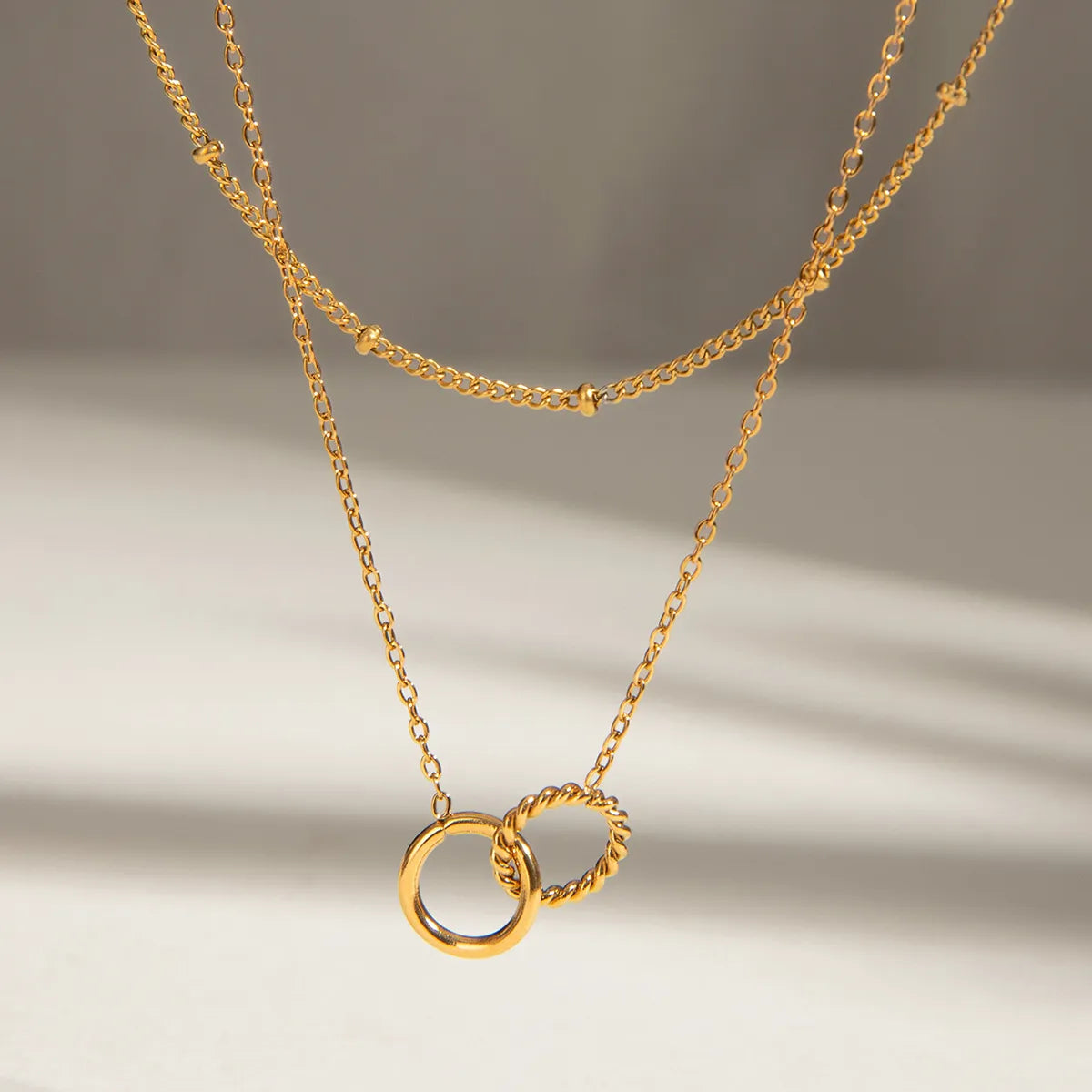 Double Layer Interlocking Ring Necklace – Waterproof 18K Gold