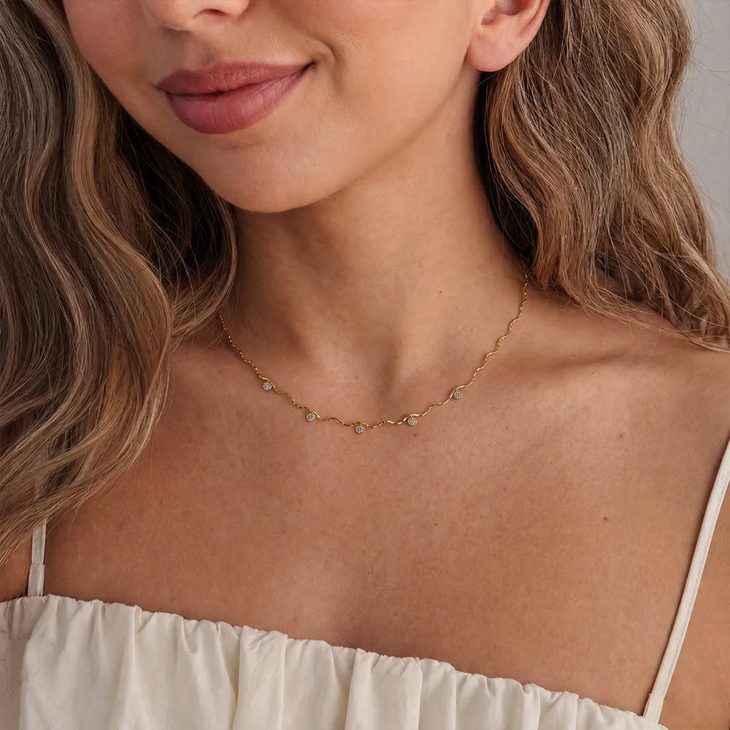 Wavy Chain Zirconia Necklace – Waterproof 18K Gold