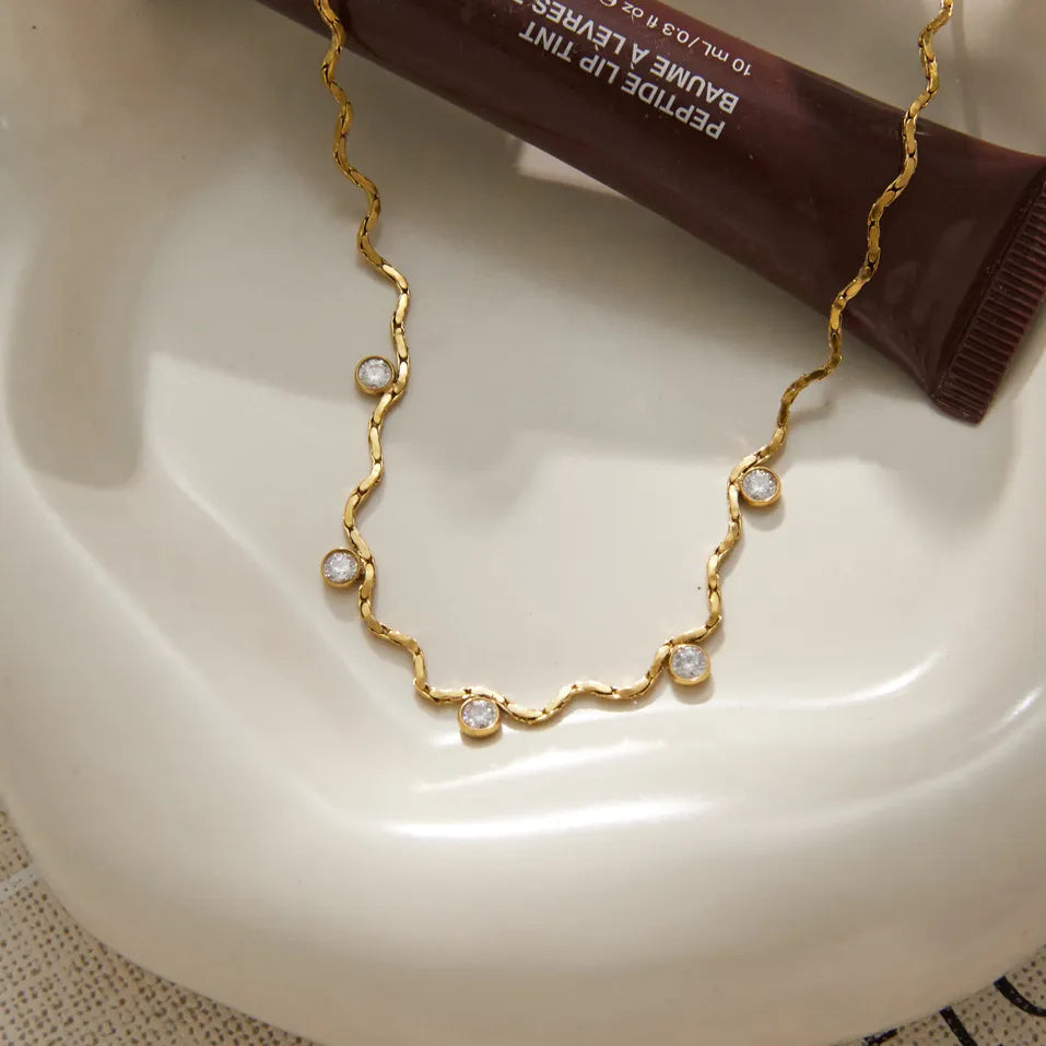 Wavy Chain Zirconia Necklace – Waterproof 18K Gold