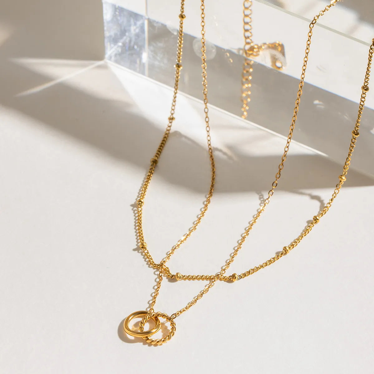 Double Layer Interlocking Ring Necklace – Waterproof 18K Gold