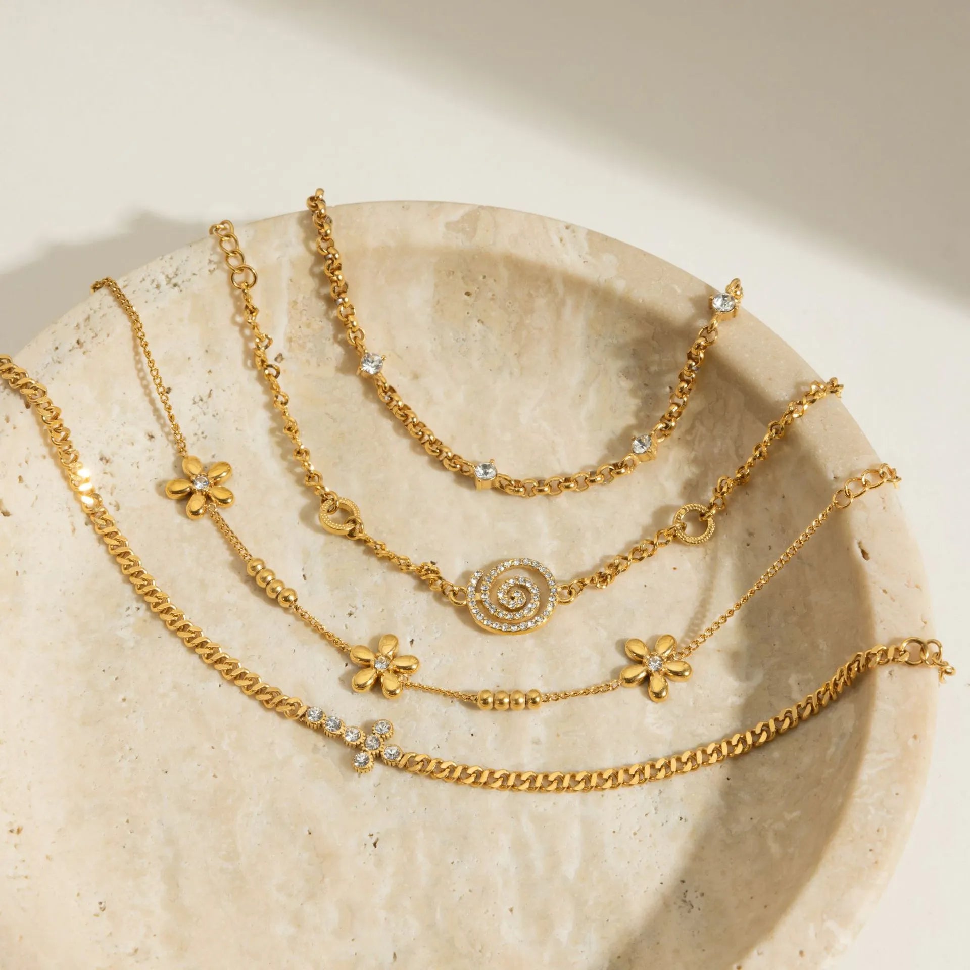 Geometric Medallion Zirconia Bracelet – Waterproof 18K Gold