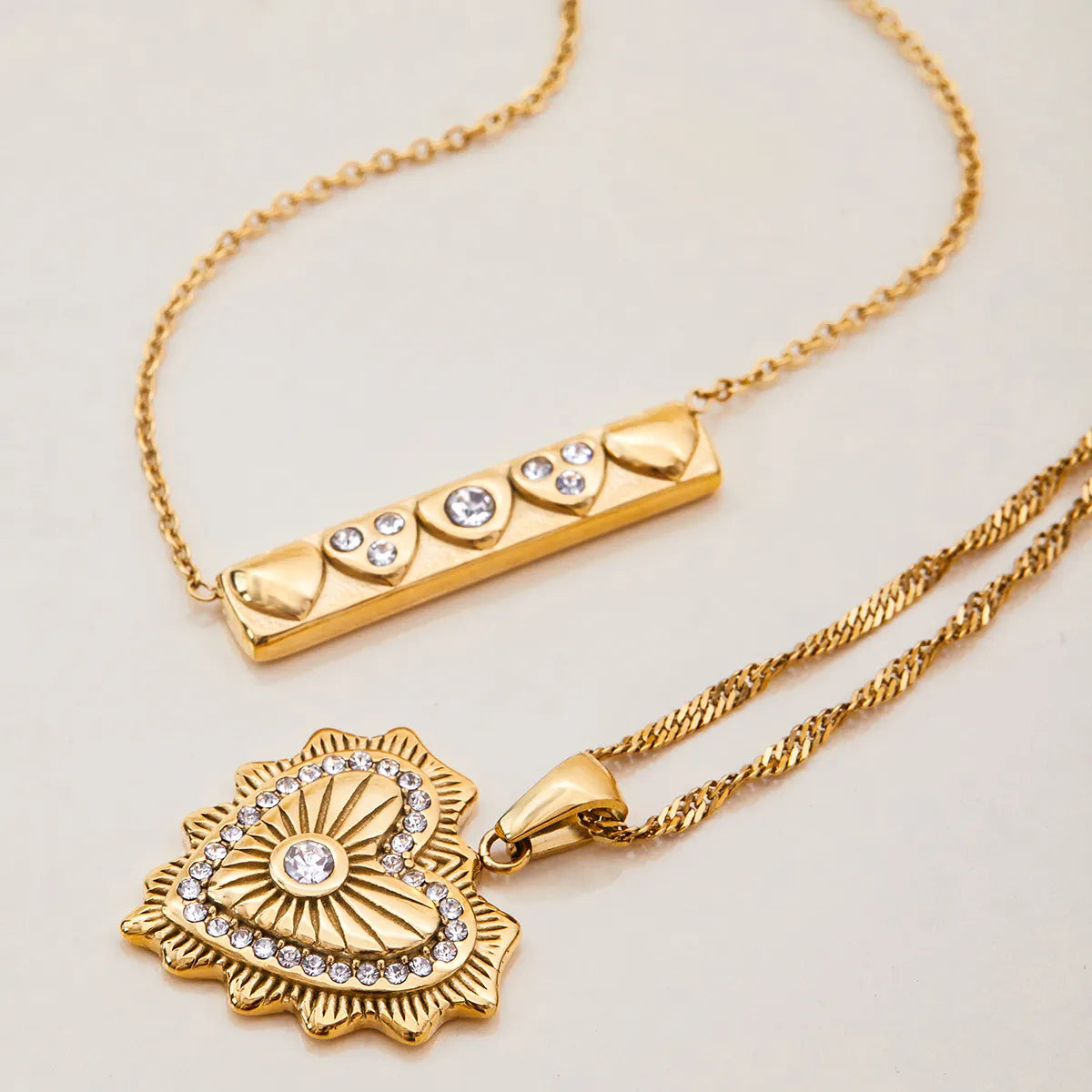 French Vintage Amour Pendant Necklace – Waterproof Steel