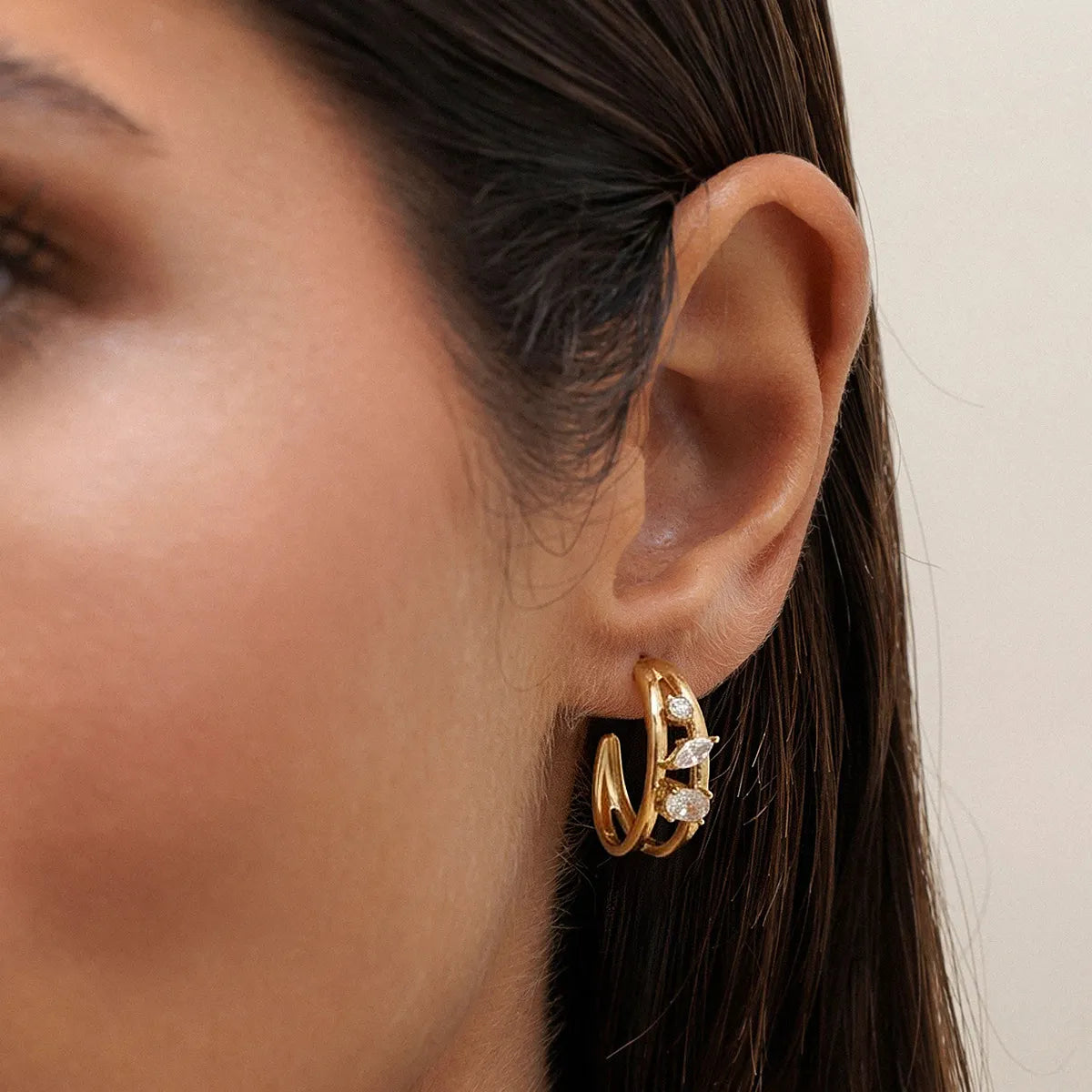 Chunky Huggie & Pave Zirconia Hoop Earrings –18K Gold