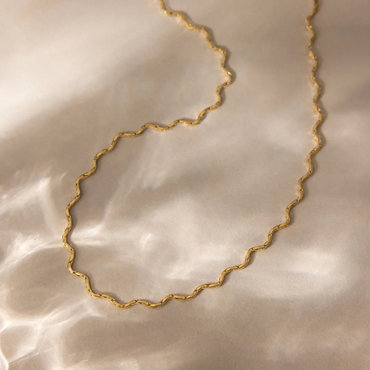 Waterproof Gold Layering Wavy Chain Necklace