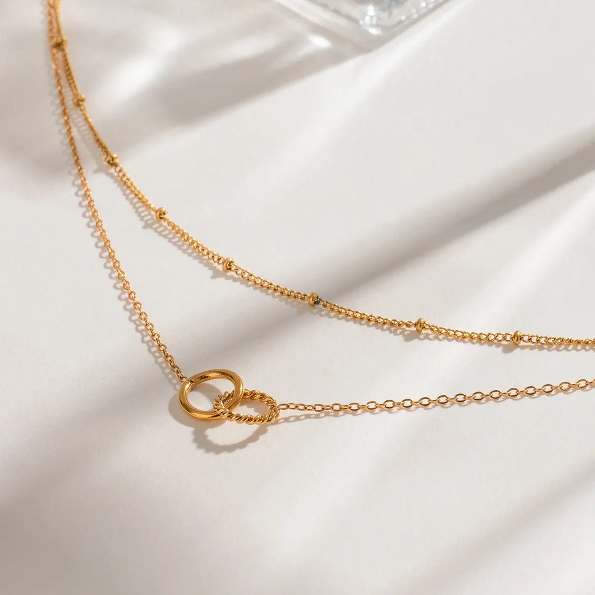 Double Layer Interlocking Ring Necklace – Waterproof 18K Gold