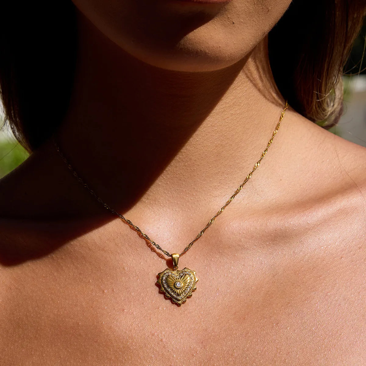 French Vintage Amour Pendant Necklace – Waterproof Steel