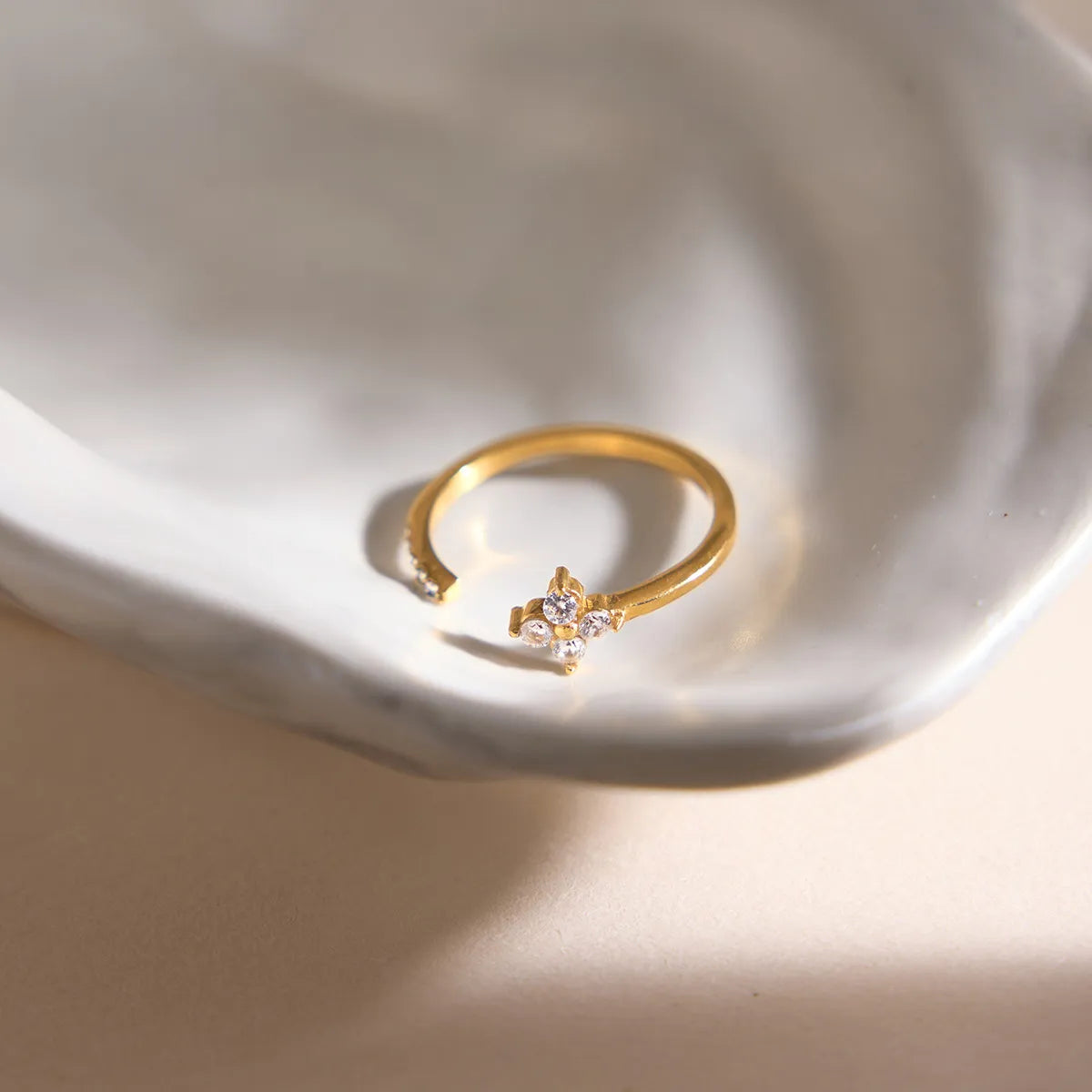 Four-Petal Zirconia Open Ring – Waterproof 18K Gold