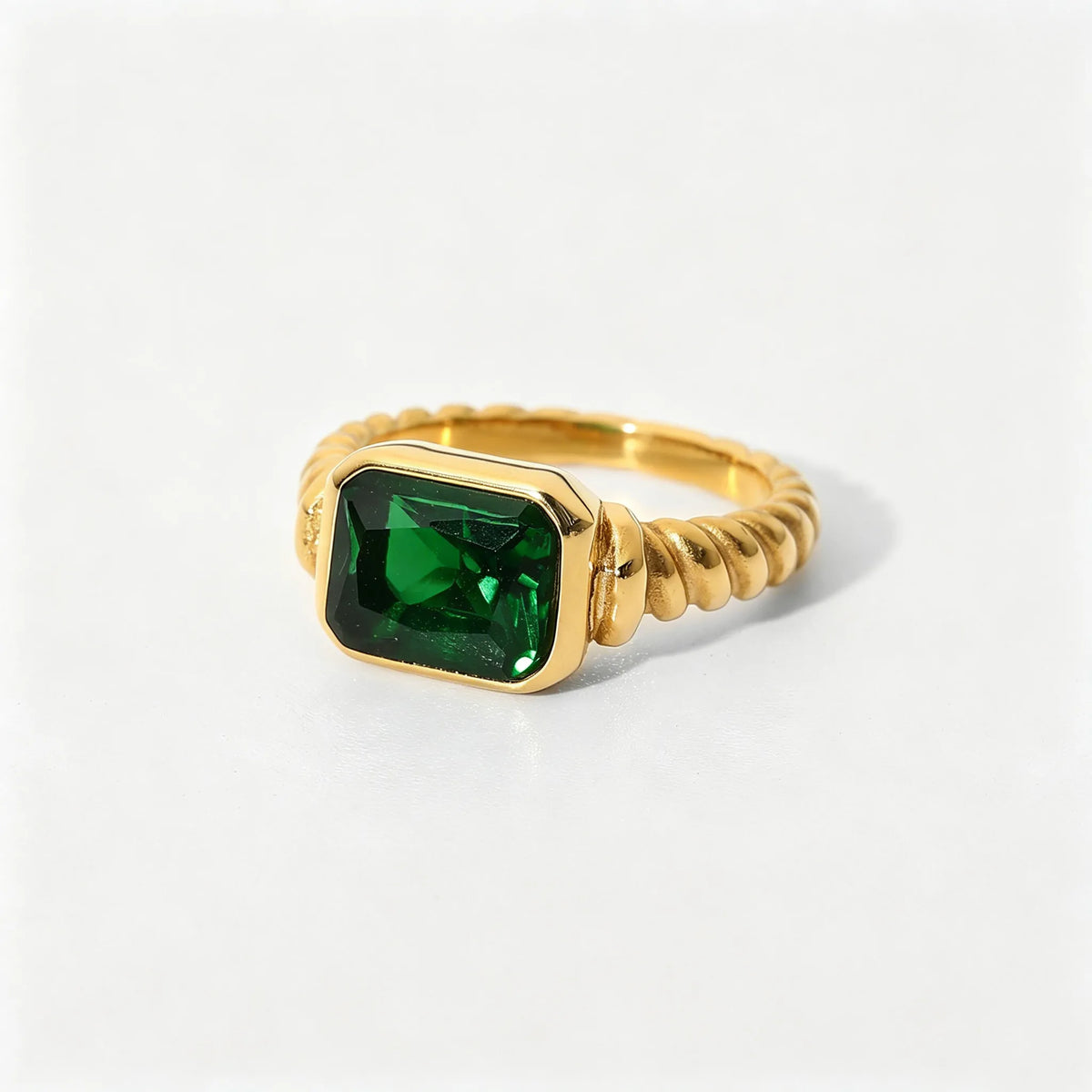 Waterproof Vintage Emerald Green CZ Ring
