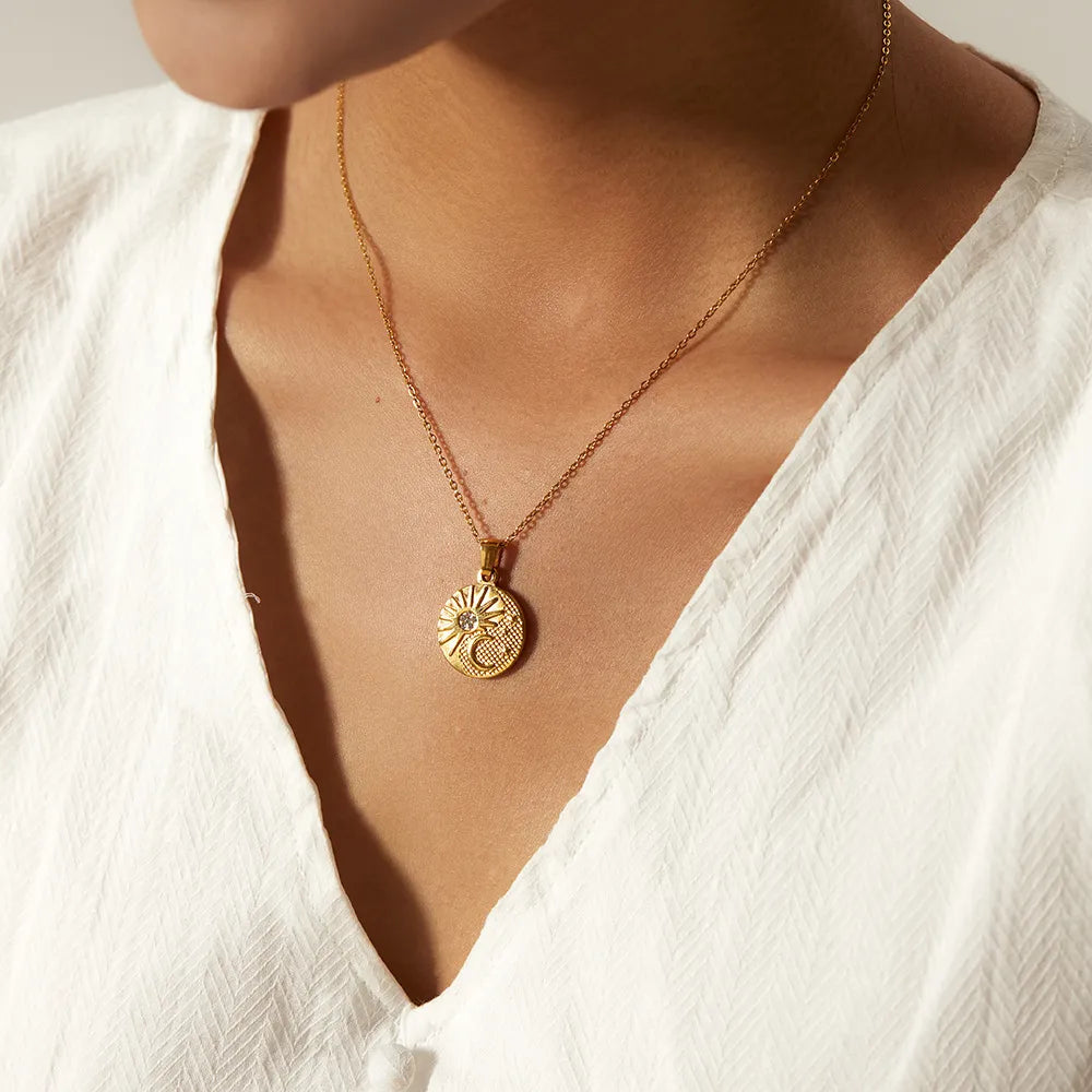 Celestial Medallion Necklace – Waterproof 18K Gold Steel